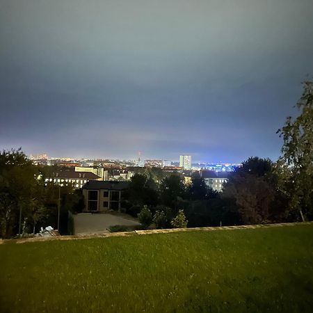 Панорамні Апартаменти Uzhhorod Ngoại thất bức ảnh