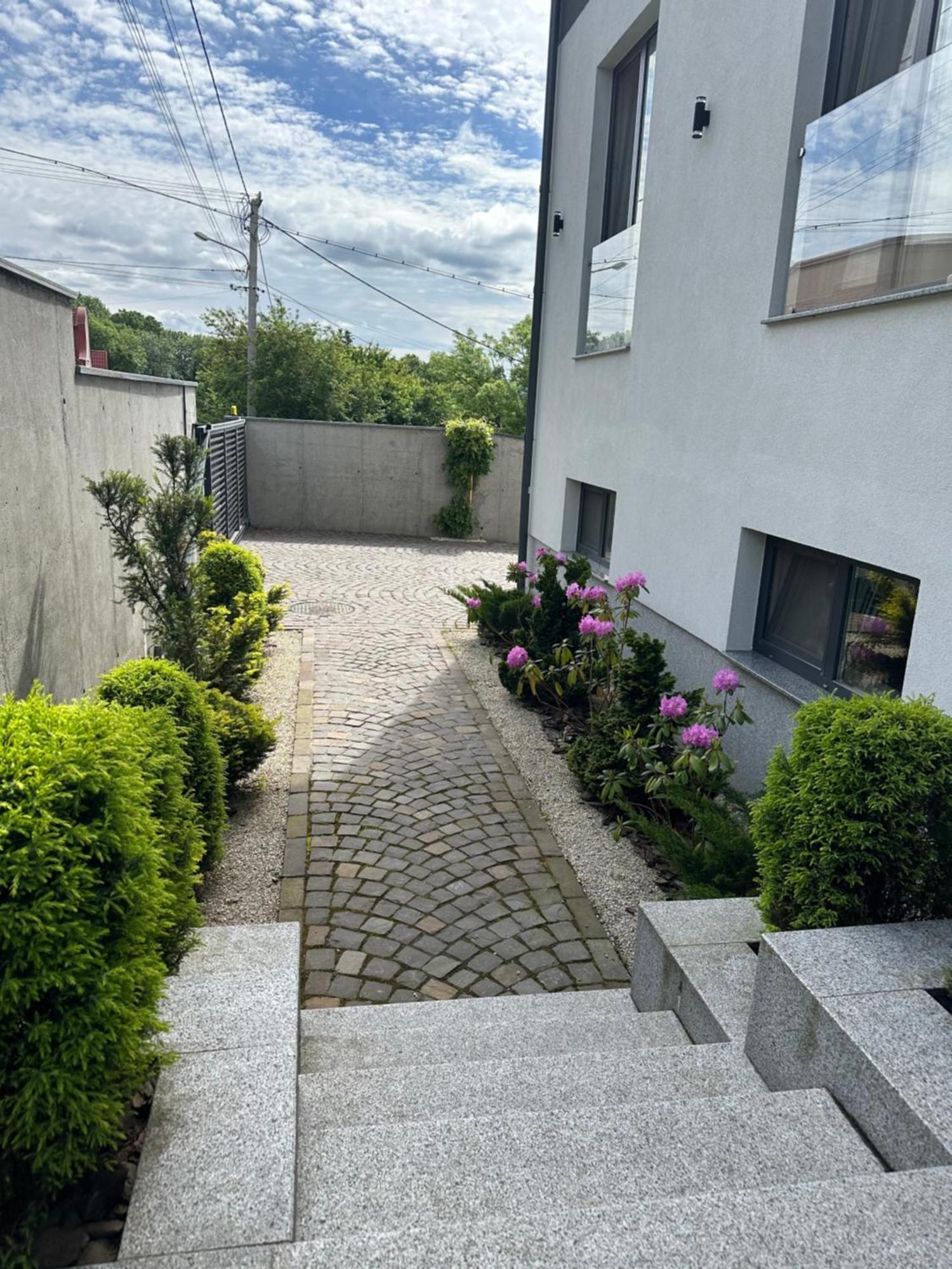 Панорамні Апартаменти Uzhhorod Ngoại thất bức ảnh